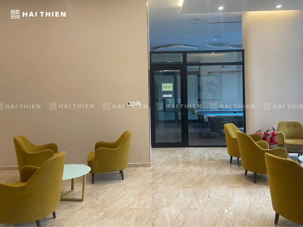 hình ảnh lắp đặt thực tế tấm ốp đa năng sợi than tre cao cấp của Hải Thiên tại Vinhomes Metropolis-10