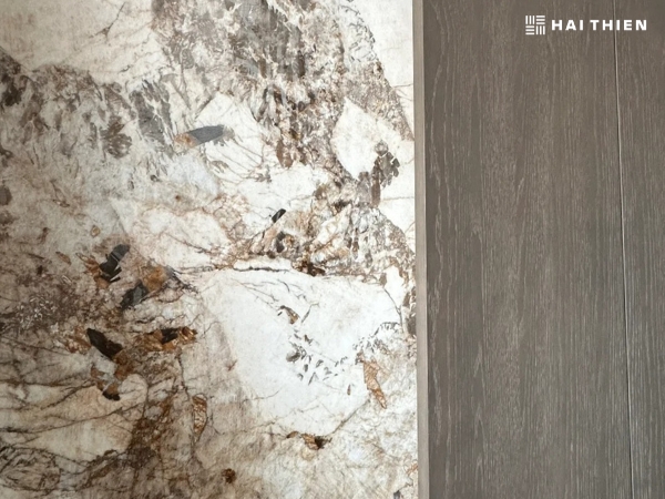Pandora Stone (HT-945Y) với vân đá tự nhiên tinh tế, mang lại sự sang trọng và ấm áp cho không gian sống
